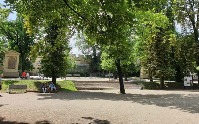 Obnova parkové části okolo rozhledny Petřín