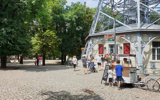 Obnova parkové části okolo rozhledny Petřín