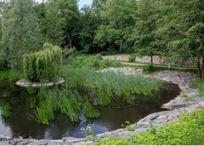 Přepojení dešťové kanalizace do rybníku v Panské zahradě, revitalizace okolí